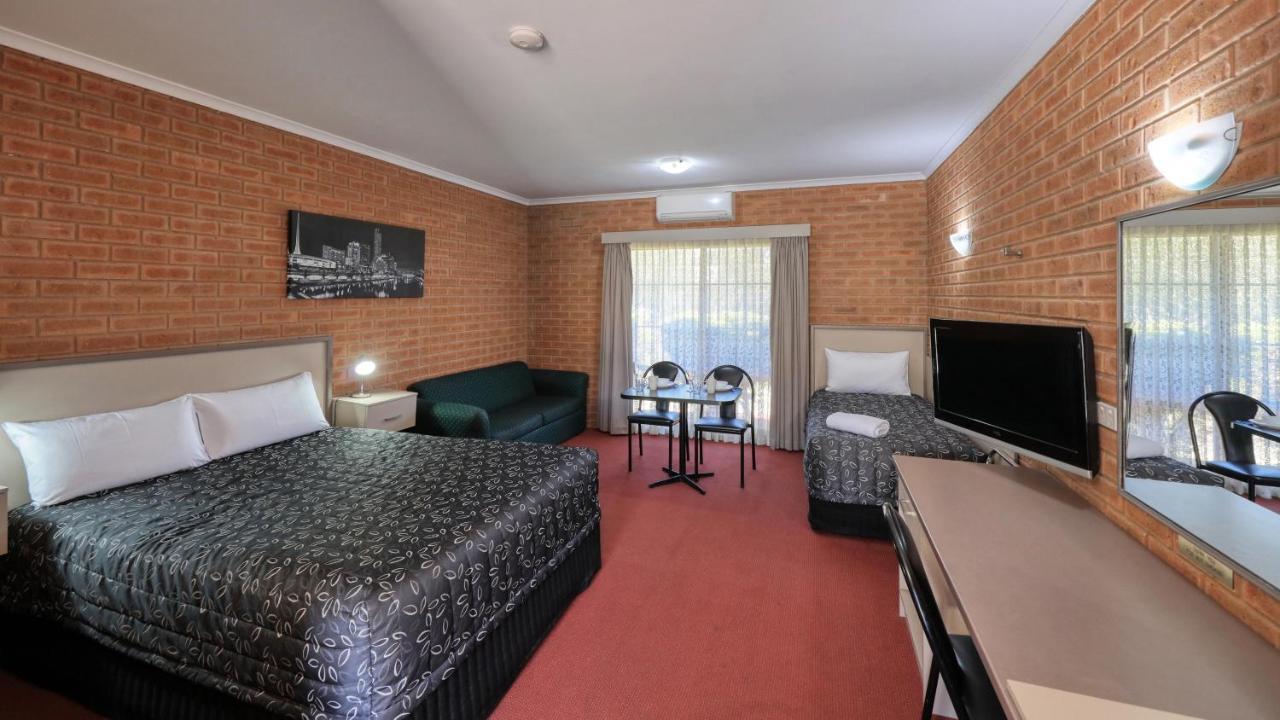 Glider City Motel Беналла Экстерьер фото