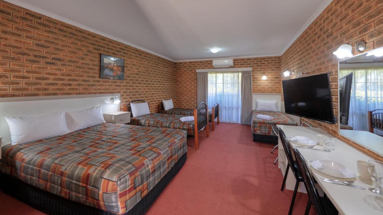 Glider City Motel Беналла Экстерьер фото