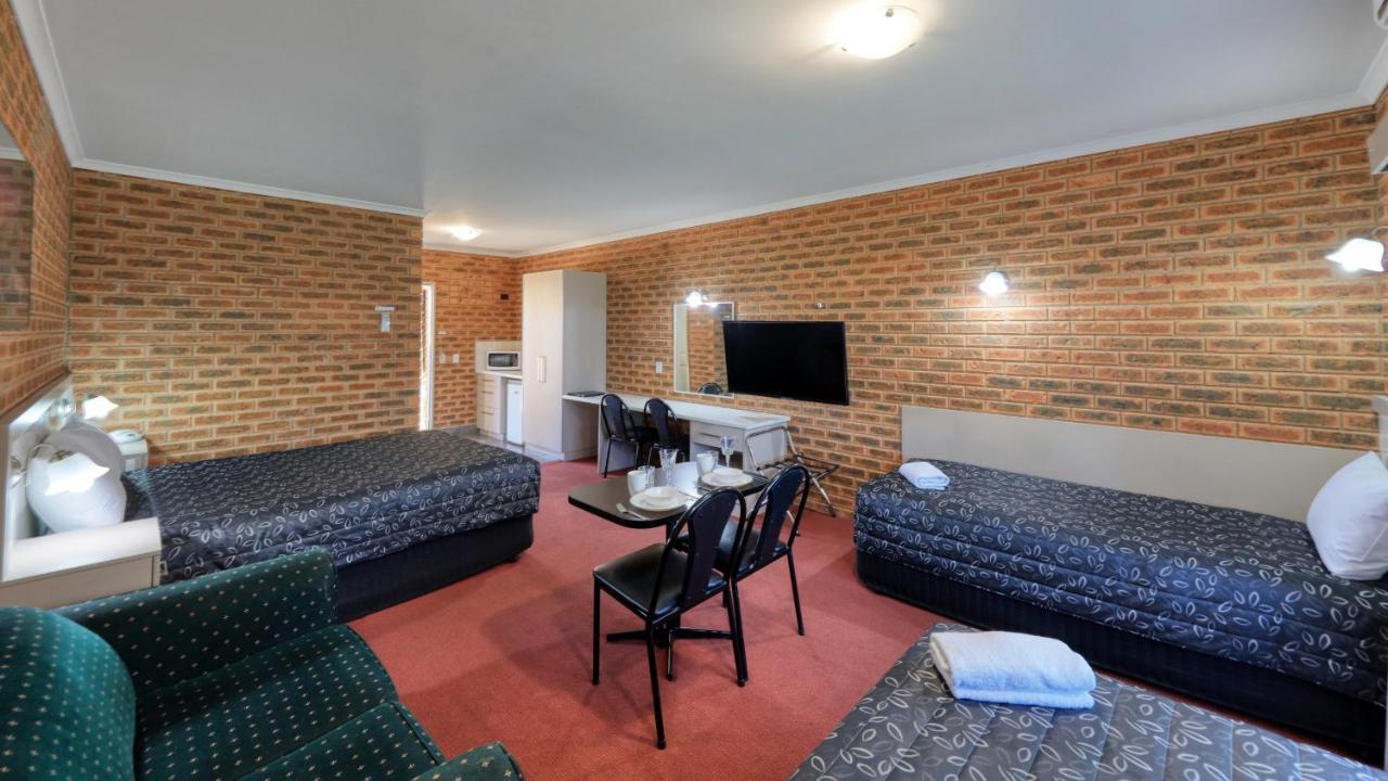Glider City Motel Беналла Экстерьер фото
