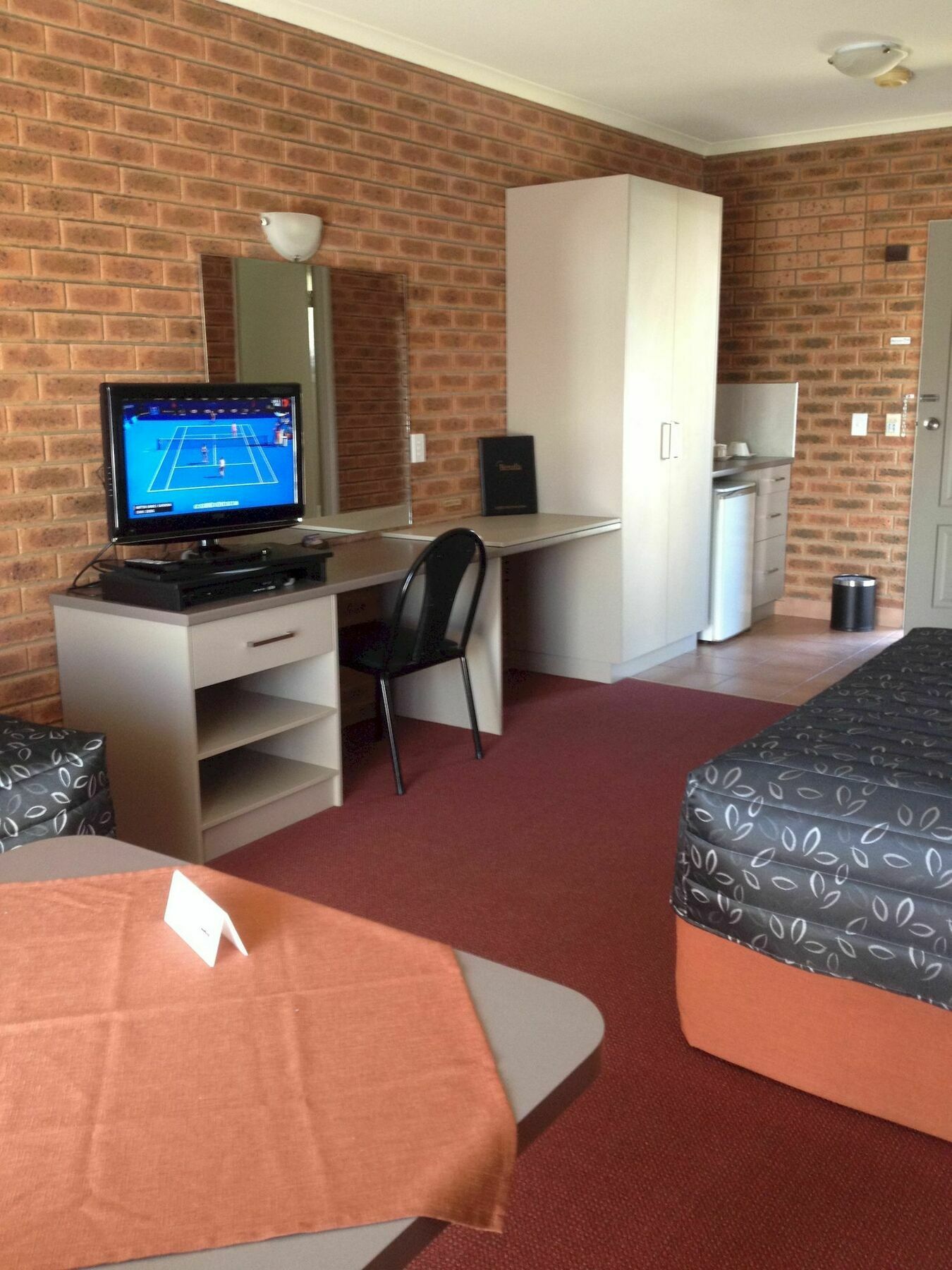 Glider City Motel Беналла Экстерьер фото