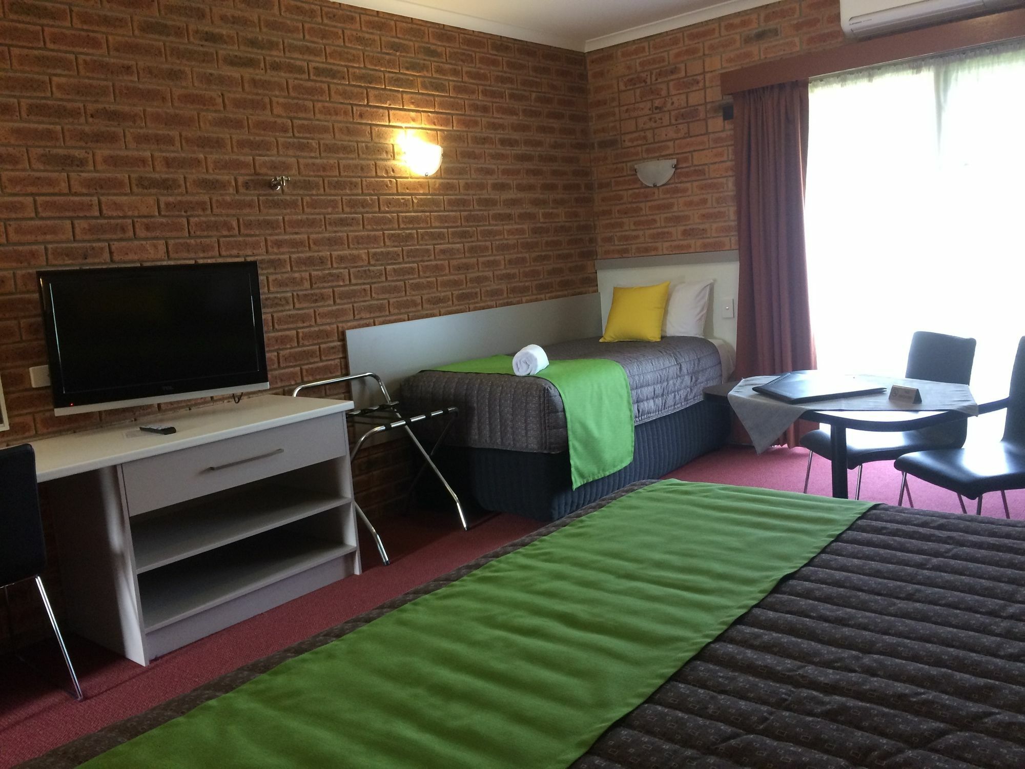 Glider City Motel Беналла Экстерьер фото